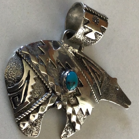 Navajo Indian Sterling Silver Bear Exquisite details. Stamped w Chiefs initials. - Picture 4 of 11